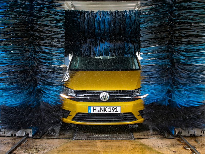 Bild auto-schaeden-durch-waschstrasse.jpg